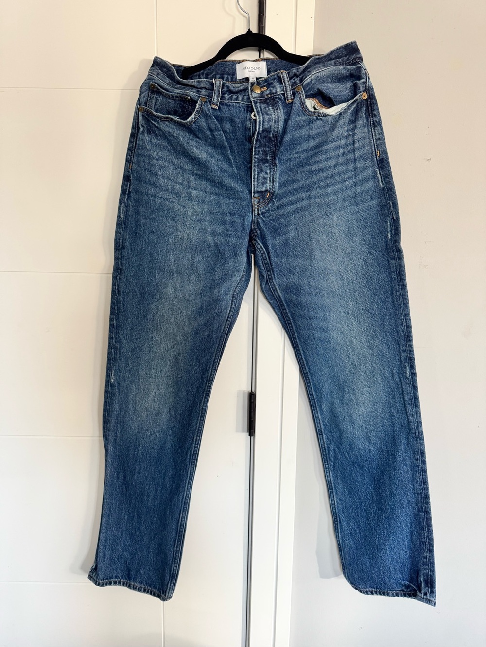 Madewell Women's Relaxed Jeans in Medium Blue Wash